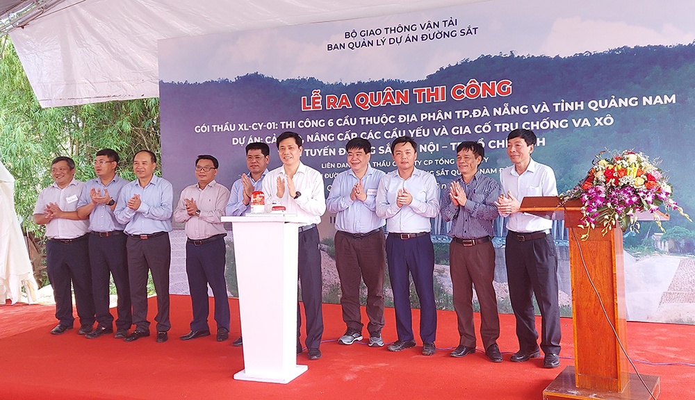 Gói thầu đầu tiên thuộc dự án nâng cấp, cải tạo tuyến đường sắt Bắc - Nam Gói thầu đầu tiên thuộc dự án nâng cấp, cải tạo tuyến đường sắt Bắc - Nam