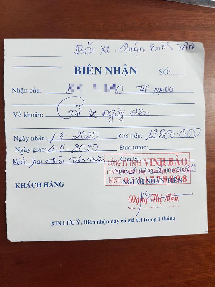 Biên nhận mà phương tiện anh T. nhận được từ bãi giữ xe vi phạm. Biên nhận mà phương tiện anh T. nhận được từ bãi giữ xe vi phạm.