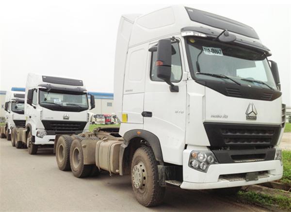 Cho thuê xe đầu kéo ( xe nâng đầu ) Dịch vụ vận chuyển hàng hóa bằng xe đầu kéo. Với loại đầu kéo thường dùng vận chuyển hàng hóa với trọng lượng lớn lên đến 10 tấn - 30 tấn , Với đầu kéo fooc lùn ( xe chuyên dùng ) dùng kéo kéo các loại máy móc ( máy súc, máy đào, máy ủi...)